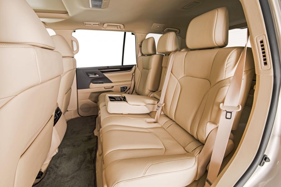 Интерьер Lexus LX570 Two-Row (URJ200) 2017 года  (NA) (фото 4 из 23)